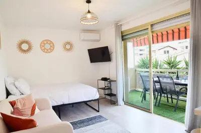 Un ou plusieurs lits dans un hébergement de l'établissement Résidence Palm Beach Studio Avec Terrasse A 150m Des Plages - Palm Beach studio avec terrasse a 150m des plages MAE-2773