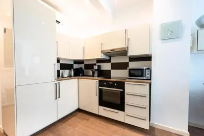 Cuisine ou kitchenette dans l'établissement Résidence Cannes 2p Carré D’or - Cannes 2p Carré d’Or MAE-2793