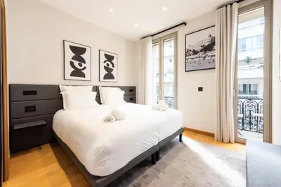 Un ou plusieurs lits dans un hébergement de l'établissement Résidence Duplex 145m² Terrasse Et Ascenseur Privé - DUPLEX 145m² Terrasse et Ascenseur Privé MAE-2873