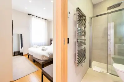 Salle de bains dans l'établissement Résidence Duplex 145m² Terrasse Et Ascenseur Privé - DUPLEX 145m² Terrasse et Ascenseur Privé MAE-2873