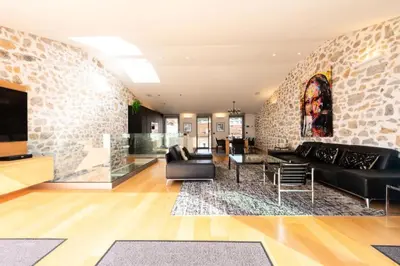Télévision ou salle de divertissement dans l'établissement Résidence Duplex 145m² Terrasse Et Ascenseur Privé - DUPLEX 145m² Terrasse et Ascenseur Privé MAE-2873