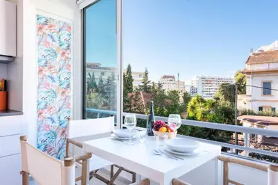 Balcon ou terrasse dans l'établissement Résidence 2p Au Calme Proche Centre Cannes - 2P au Calme proche Centre Cannes MAE-2983