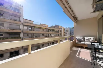 Balcon ou terrasse dans l'établissement Résidence Studio Terrasse 2 Min De La Croisette - Studio Terrasse 2 min de la Croisette MAE-3113