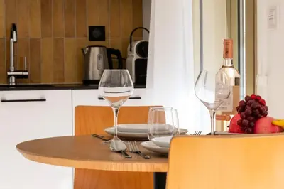 Cuisine ou kitchenette dans l'établissement Résidence Studio Terrasse 2 Min De La Croisette - Studio Terrasse 2 min de la Croisette MAE-3113