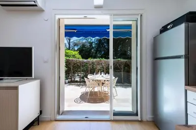 Télévision ou salle de divertissement dans l'établissement Résidence 2p Rez-de-jardin Au Calme – Cadre Paisible - 2P Rez-de-jardin au calme – Cadre Paisible MAE-3313