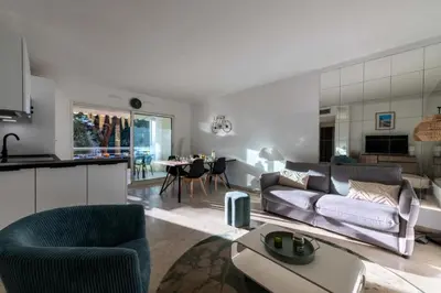 Cuisine ou kitchenette dans l'établissement Résidence 3p Résidence Avec Piscine, Proche Croisette - 3P Résidence avec piscine, proche Croisette MAE-2773