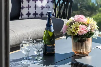 Boissons dans l'établissement Résidence 4p Vue Mer, Résidence De Standing Avec Piscine & Tennis - 4P Vue Mer, Résidence de Standing avec Piscine & Tennis MAE-4573