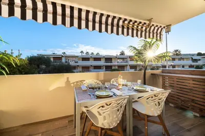 Balcon ou terrasse dans l'établissement Résidence 2p Proche Plage Et Croisette, Palm Beach - 2P Proche Plage et Croisette, Palm Beach MAE-2193