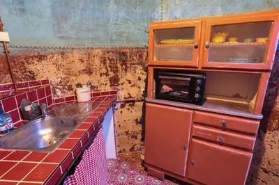 Cuisine ou kitchenette dans l'établissement Charmant studio dans la Californie