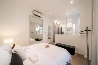 Un ou plusieurs lits dans un hébergement de l'établissement Hyper centre Cannes - 2 pièces avec balcon - 4 couchages