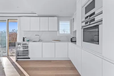Cuisine ou kitchenette dans l'établissement REF 2033 - Cannes - Sumptuous penthouse with sea view for rent