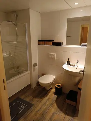 Salle de bains dans l'établissement T2 Antibes - confort et cosy - piscine