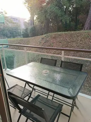 Balcon ou terrasse dans l'établissement T2 Antibes - confort et cosy - piscine