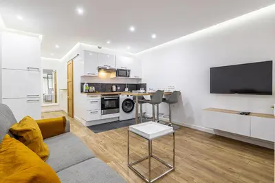 Cuisine ou kitchenette dans l'établissement 8 MERLE T2 - Appartement moderner pour 4 personnes proche Palais