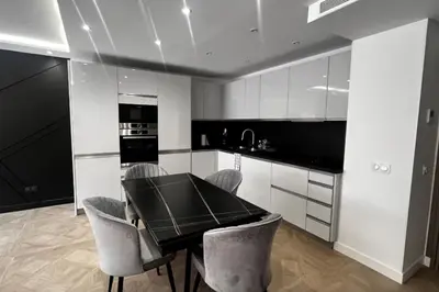 Cuisine ou kitchenette dans l'établissement Juan les pin 24 personne proche mer