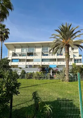Jardin de l'établissement Studio en bord de mer !