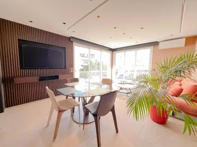 Télévision ou salle de divertissement dans l'établissement Croisette Luxury