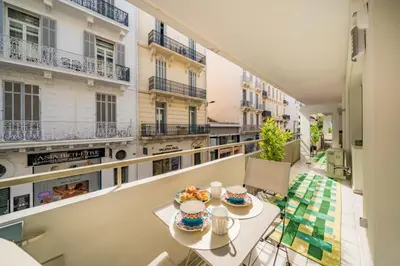 Balcon ou terrasse dans l'établissement Chic appartement 2 pièces