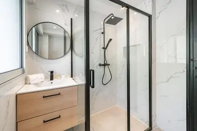 Salle de bains dans l'établissement Charmant studio lumineux avec grand extérieur