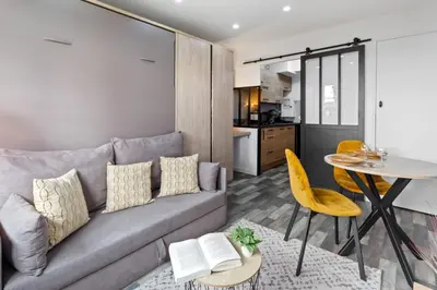 Cuisine ou kitchenette dans l'établissement Le Marina - Cosy - WIFI - Clim - Port
