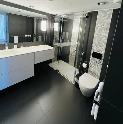 Salle de bains dans l'établissement Residence Carlton Riviera