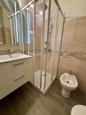 Salle de bains dans l'établissement Cosy studio plages Antibes