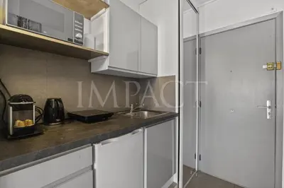 Cuisine ou kitchenette dans l'établissement Cannes Croisette - 2035 Studio à louer