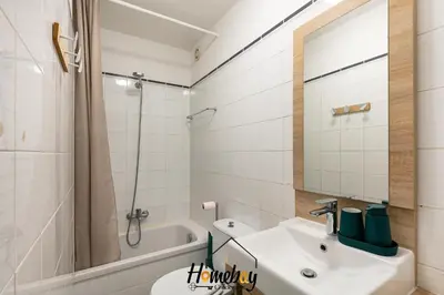Salle de bains dans l'établissement Le Bleu Azur