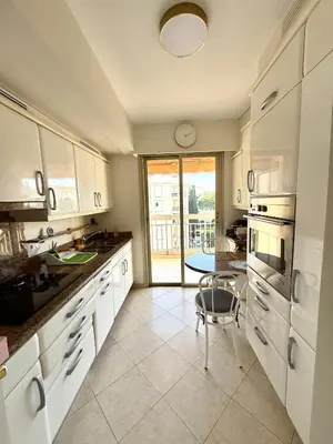 Cuisine ou kitchenette dans l'établissement Carlton Exclusive - Elégant T2 au coeur de la Croisette