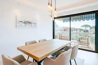 Balcon ou terrasse dans l'établissement COZYSTAY - Appartement luxe 4P avec terrasse & vue mer à Cannes