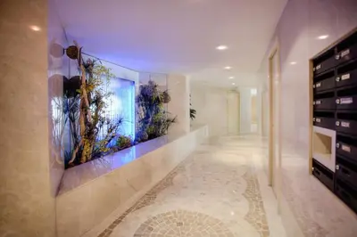 Salle de bains dans l'établissement Studio avec terrasse en front de mer