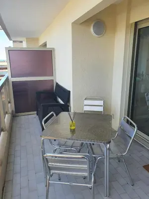 Balcon ou terrasse dans l'établissement Charment appartement à Golfe Juan