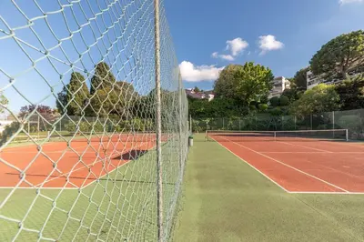 Tennis ou squash au sein de l'appartement ou à proximité