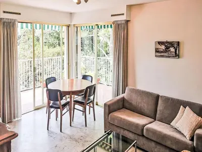 Coin salon dans l'établissement Apartment Les Jardins de l'Ermitage by Interhome
