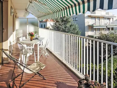 Balcon ou terrasse dans l'établissement Apartment Les Jardins de l'Ermitage by Interhome