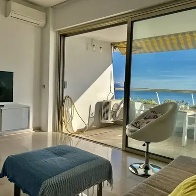 Appartement Contemporain 2 Pièces – Villeneuve-Loubet Plage - FR-1-252A-139