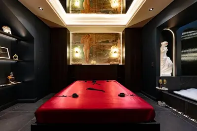 Billard dans l'établissement Love Room Pablo - Luxury & Spa Bath