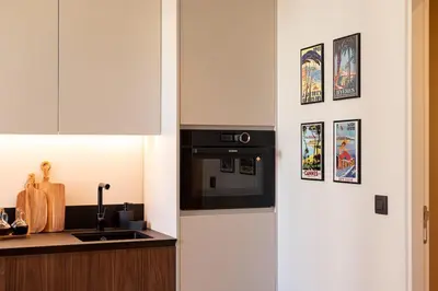 Cuisine ou kitchenette dans l'établissement Picasso 3 Chic and comfort 6 people- Attic apartment, offices