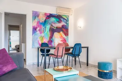 Coin salon dans l'établissement Spacieux 2 pièces en plein centre-ville de Cannes