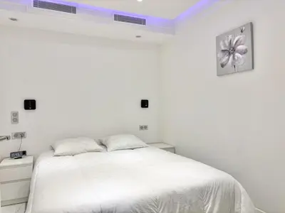 Un ou plusieurs lits dans un hébergement de l'établissement Cannes one bedroom apartment - 8D1