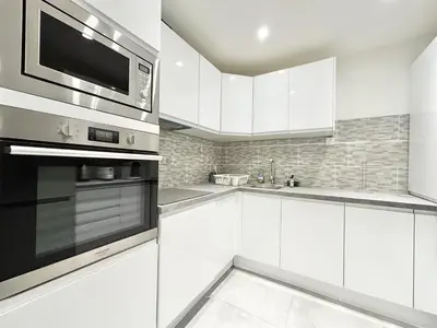 Cuisine ou kitchenette dans l'établissement Cannes one bedroom apartment - 8D1