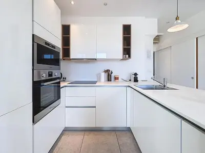 Cuisine ou kitchenette dans l'établissement Vue mer 50 m plage et Croisette Cannes centre