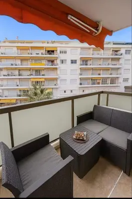 Balcon ou terrasse dans l'établissement Appartement rue D'antibes