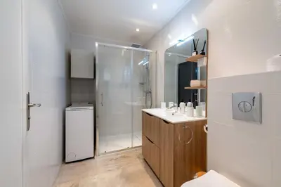 Salle de bains dans l'établissement 2P Proche Croisette et Centre Ville