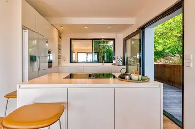 Cuisine ou kitchenette dans l'établissement Villa Bambou