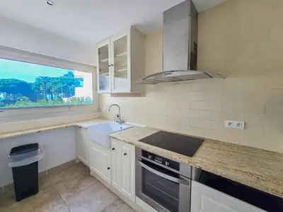Cuisine ou kitchenette dans l'établissement 86m2, spacieux, 2 chambres, à 1 min de la plage
