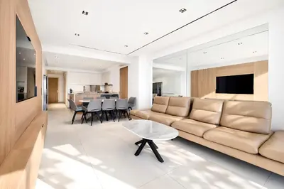 Télévision ou salle de divertissement dans l'établissement Reflet Croisette - Luxury Apartment with Terrace and Sea View