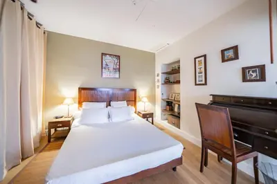 Un ou plusieurs lits dans un hébergement de l'établissement COZYSTAY Élégant Appartement 3 Pièces dans le Quartier de La Californie