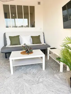 Télévision ou salle de divertissement dans l'établissement Bel appartement renove avec balcon Antibes centre