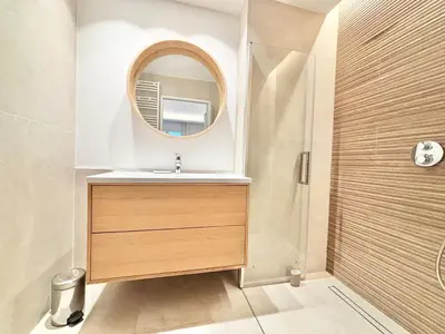 Salle de bains dans l'établissement Cannes 2x2 bedrooms apartment - 24P3